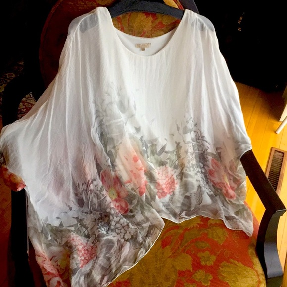 Giusy Made in Italy 🇮🇹 💯 Silk Gorgeous Flower Print Top NeverUsed
